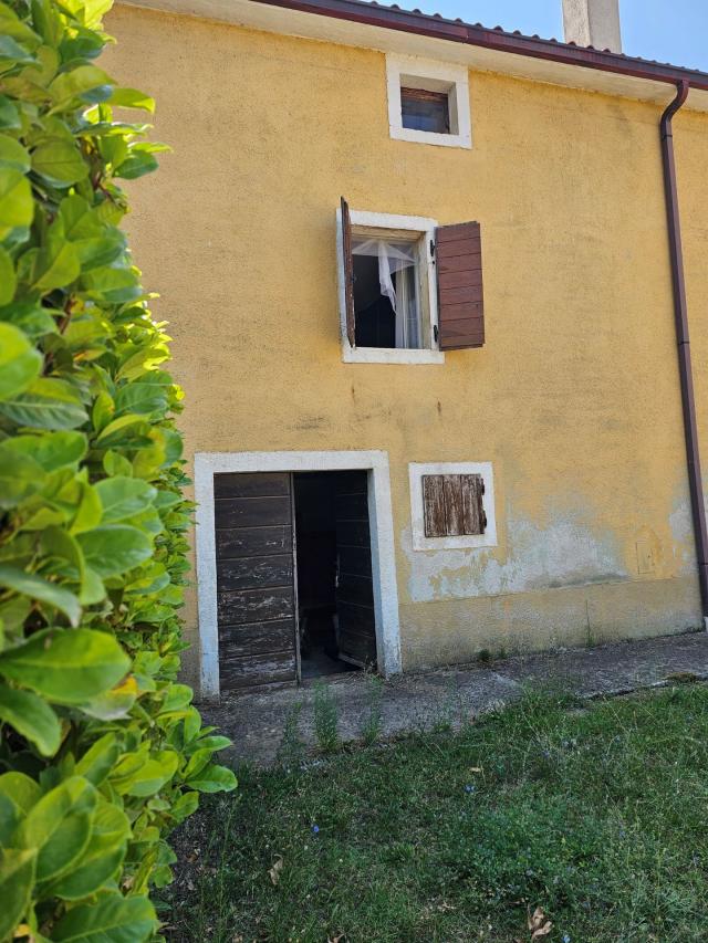 Stone Istrian House near Brtonigla with sea view