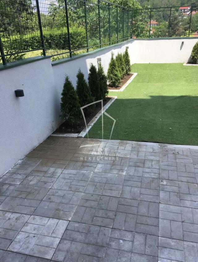 Kanarevo brdo, 129m2+dvorište 200m2 ID#8423