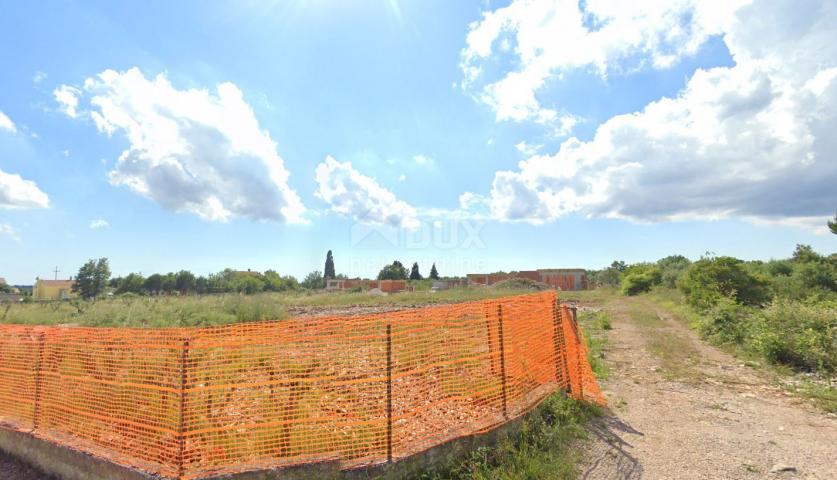 ISTRA, VODNJAN - Projekt s dozvolama za 8 vila i započetom gradnjom