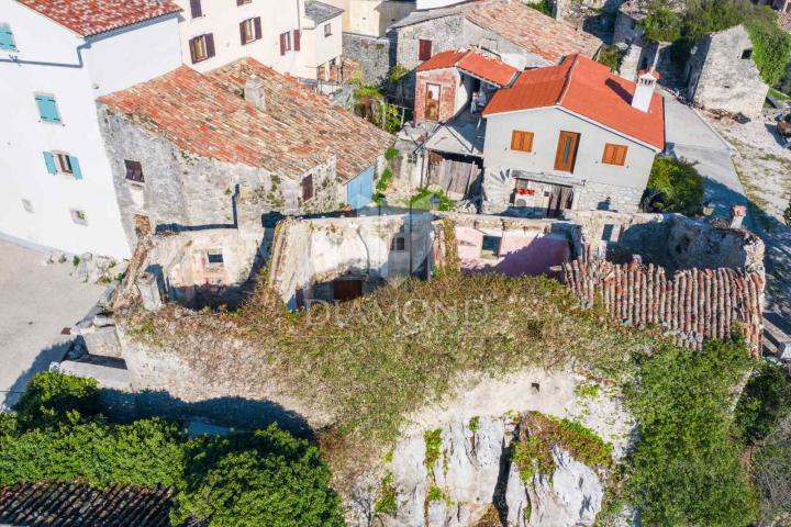 Central Istria, an autochthonous Istrian house for renovation