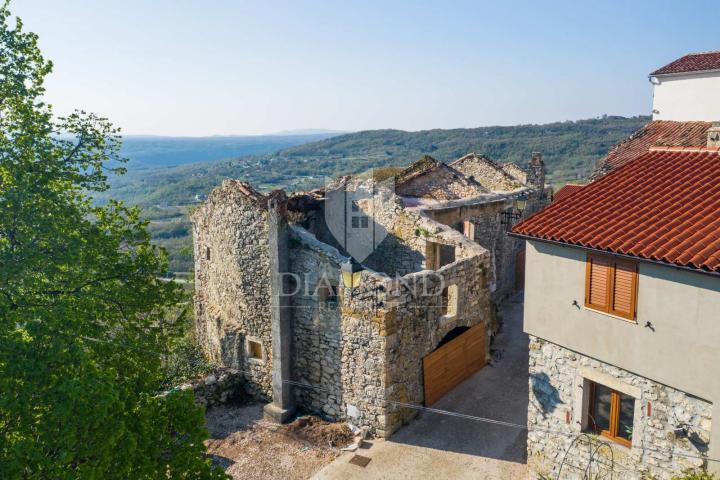 Central Istria, an autochthonous Istrian house for renovation