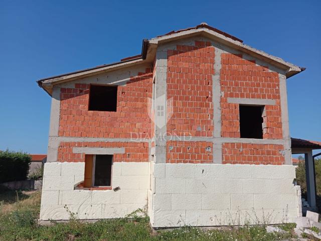 Labin, Umgebung, Rohbauhaus mit Meerblick