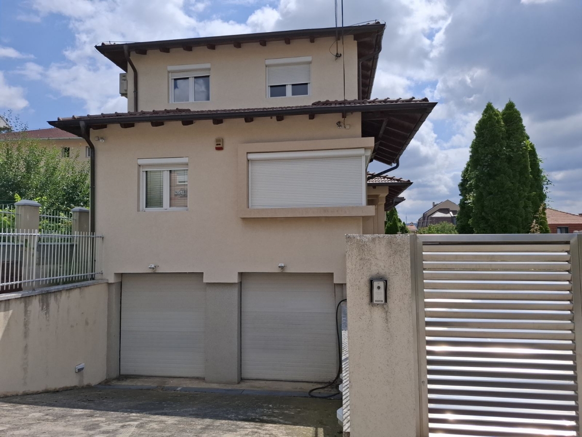 RAKOVICA MILJAKOVAC 359m2 , 360000e