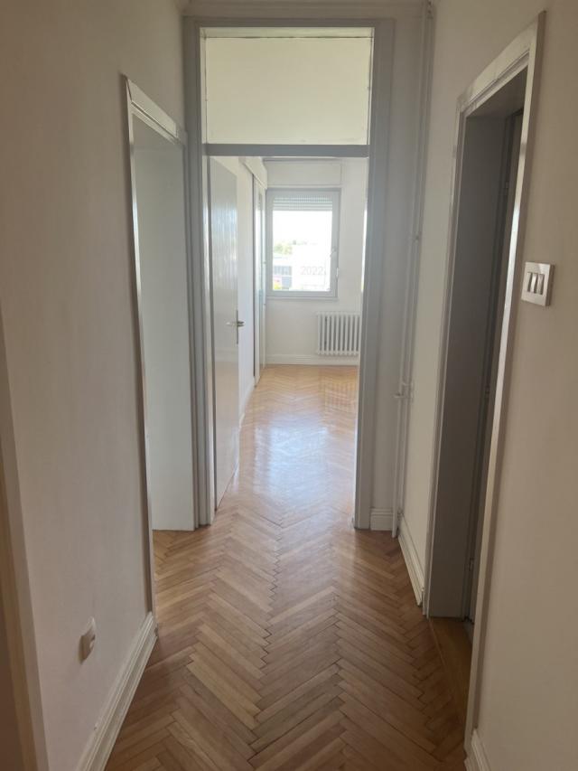 NOVI SAD - SAJAM - 51. 00 m2