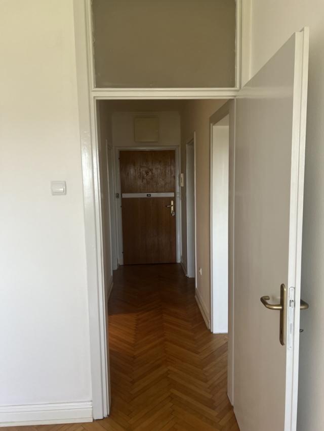 NOVI SAD - SAJAM - 51. 00 m2