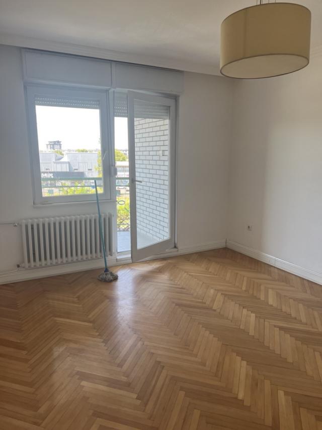 NOVI SAD - SAJAM - 51. 00 m2