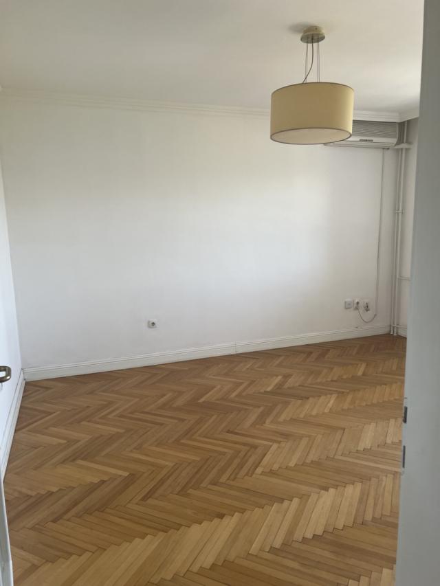 NOVI SAD - SAJAM - 51. 00 m2