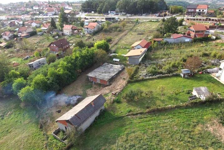 Baćevac, započeta gradnja, kod magistrale, 12. 25 a .. 