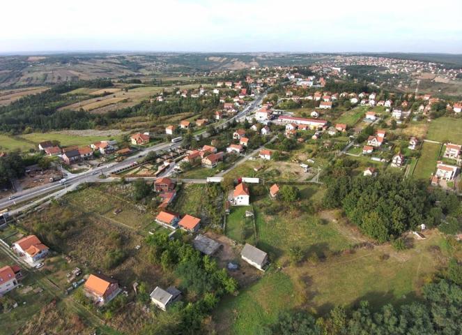 Baćevac, započeta gradnja, kod magistrale, 12. 25 a .. 