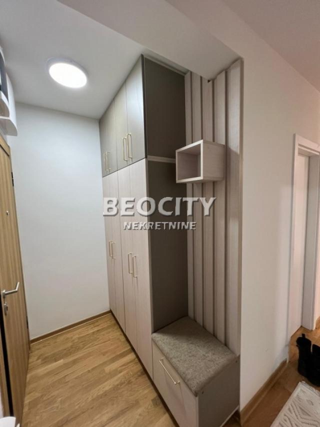 Voždovac, Lekino brdo, Rade Neimara, 1. 5, 47m2, 700EUR