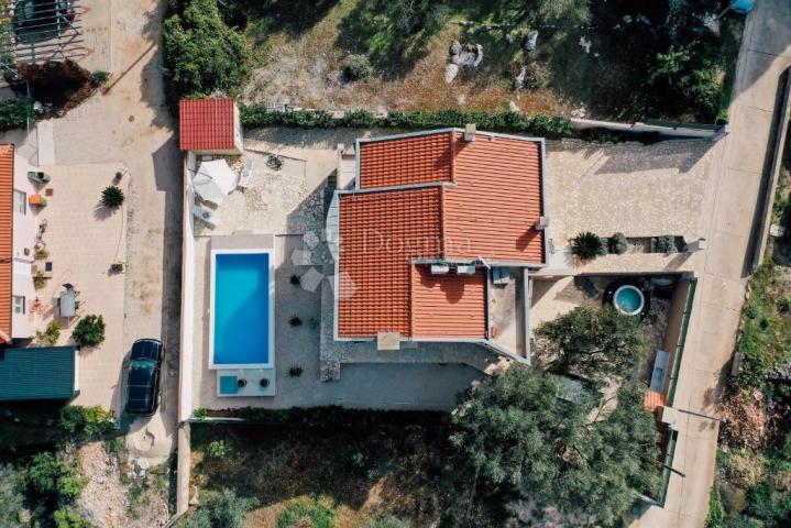 Haus Sutomišćica, Preko, 235,40m2