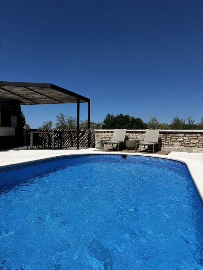 ISTRIA, TINJAN - designer villa with heated pool!