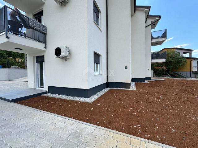 VIŠKOVO, MARČELJI - Wohnung mit Garten und Aussicht in ruhiger Lage