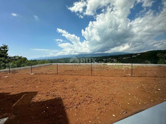 VIŠKOVO, MARČELJI - Wohnung mit Garten und Aussicht in ruhiger Lage