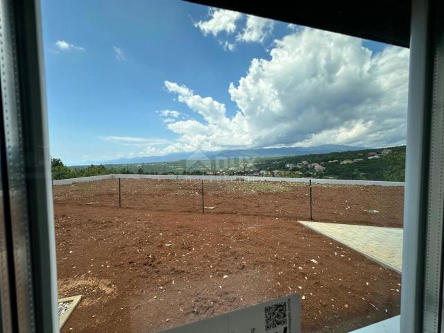 VIŠKOVO, MARČELJI - Wohnung mit Garten und Aussicht in ruhiger Lage