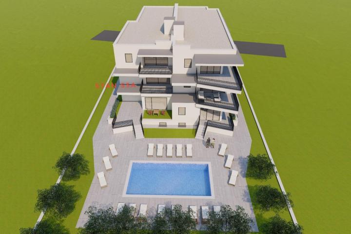 Istra, Umag, Trosoban stan na prvom katu  NKP 79, 50 m2, 400 m od mora 