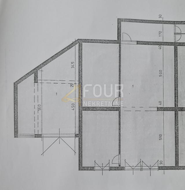 Rijeka, Kantrida, poslovni prostor od 100m2, parking