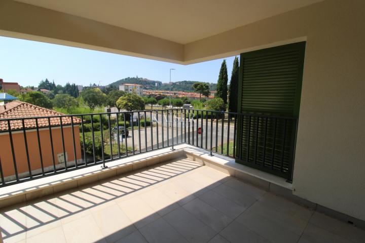 Labin, centar - 2S+DB s terasom, 79 m2