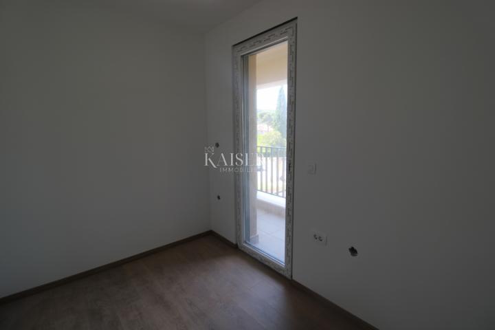 Labin, centar - 2S+DB s terasom, 79 m2