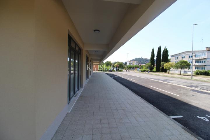 Labin, centar - 2S+DB s terasom,  62 m2