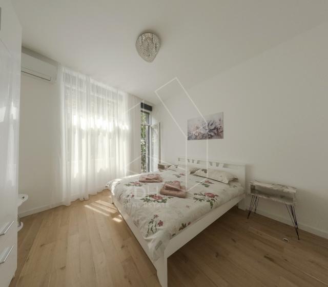 Zeleni venac 2. 5, 60m2 vrhunski renoviran