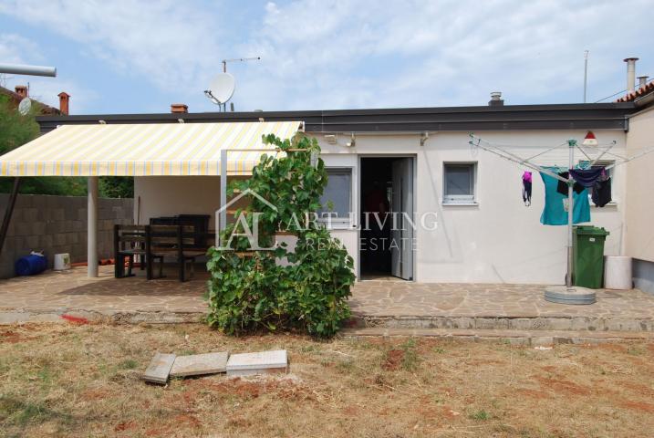 Istria, Umag - one-story house with a large garden in a great location