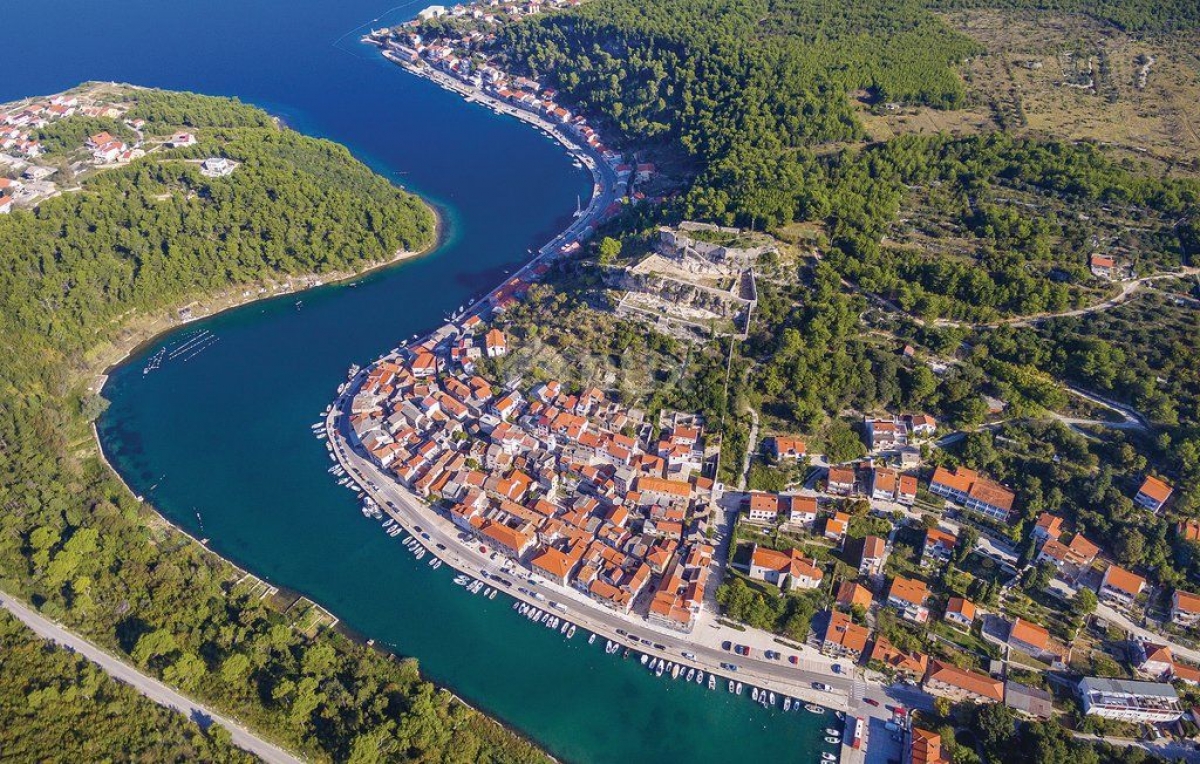 ZADAR, NOVIGRAD – Eine Traumvilla mit Meerblick in Novigrad!