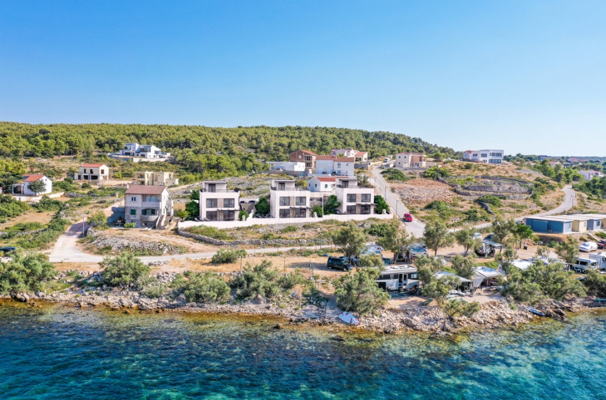 ZADAR, NOVIGRAD – Eine Traumvilla mit Meerblick in Novigrad!