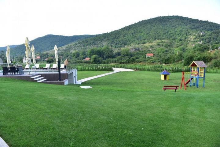 Ethno Village by Kapetanovo Lake (5000 m2): just 15 km from Nikšić