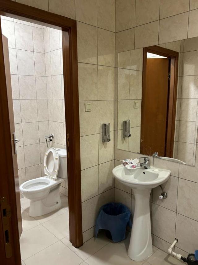 Izdavanje, Poslovni prostor, 250m2 , Centar (Palilula)