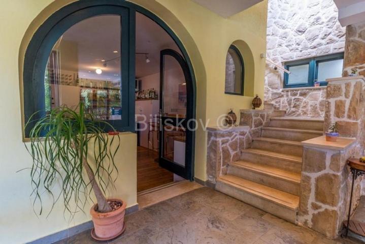 Prodaja, Cavtat, apartmanska vila sa bazenom