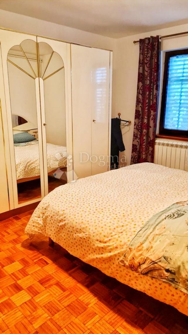 Apartmanska kuća sa predivnom okućnicom