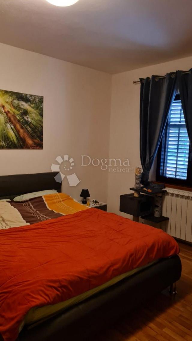 Apartmanska kuća sa predivnom okućnicom