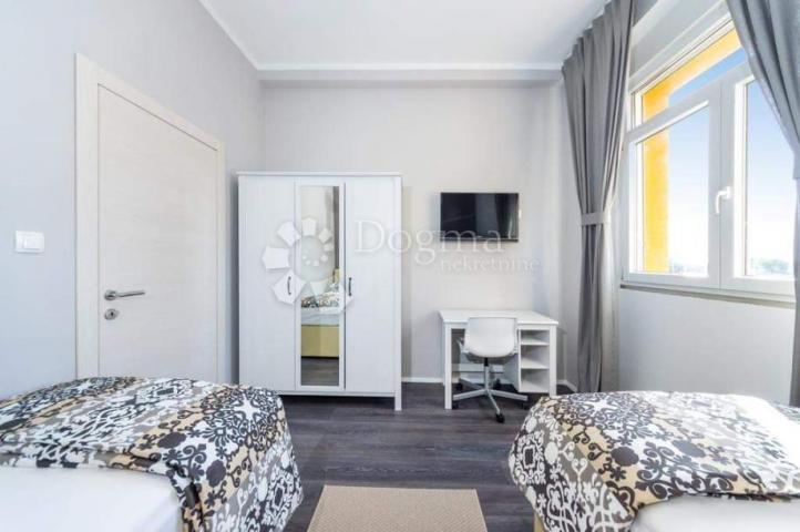 Flat Branimirova Obala, Zadar, 76m2