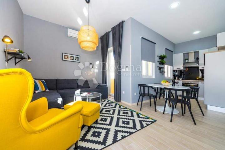 Flat Branimirova Obala, Zadar, 76m2