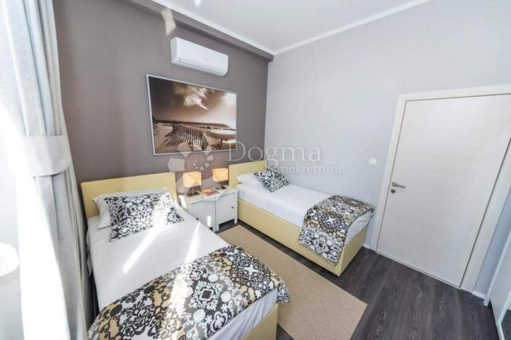 Flat Branimirova Obala, Zadar, 76m2