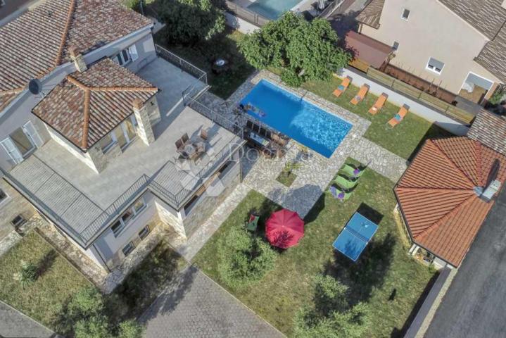 Predivna Villa 