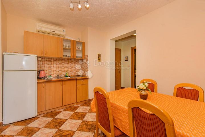 Apartmanska kuća u Sukošanu