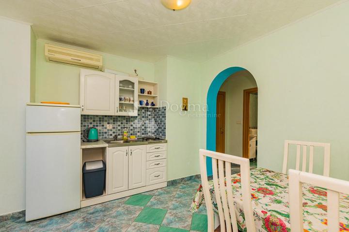 Apartmanska kuća u Sukošanu