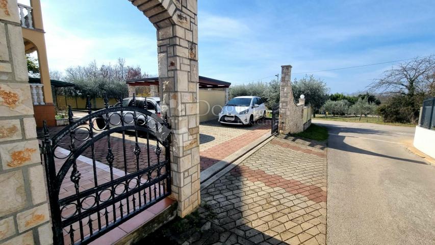 Impozantna Villa sa 6 stanova