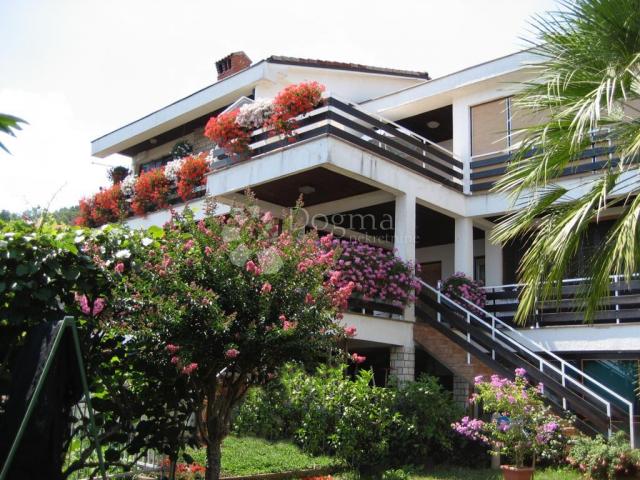 House Opatija - Centar, Opatija, 350m2