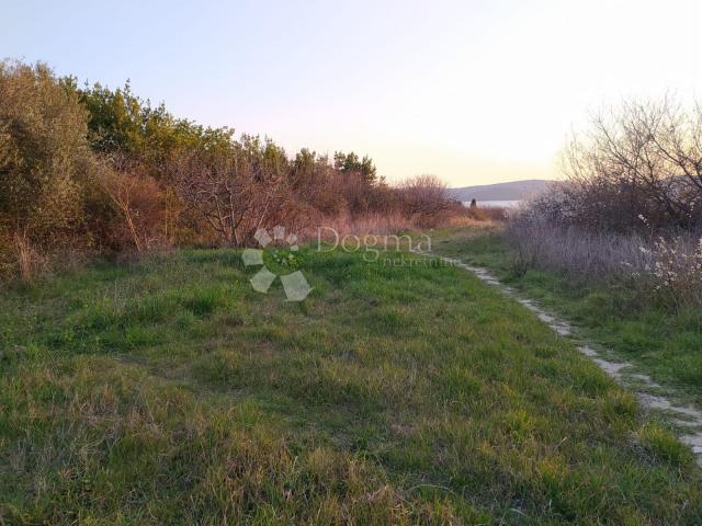 Grundstück Arbanasi, Zadar, 704m2