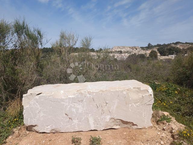 Grundstück Donji Humac, Nerežišća, 16.432m2