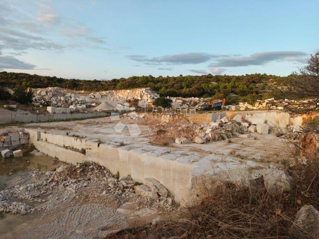 Grundstück Donji Humac, Nerežišća, 16.432m2