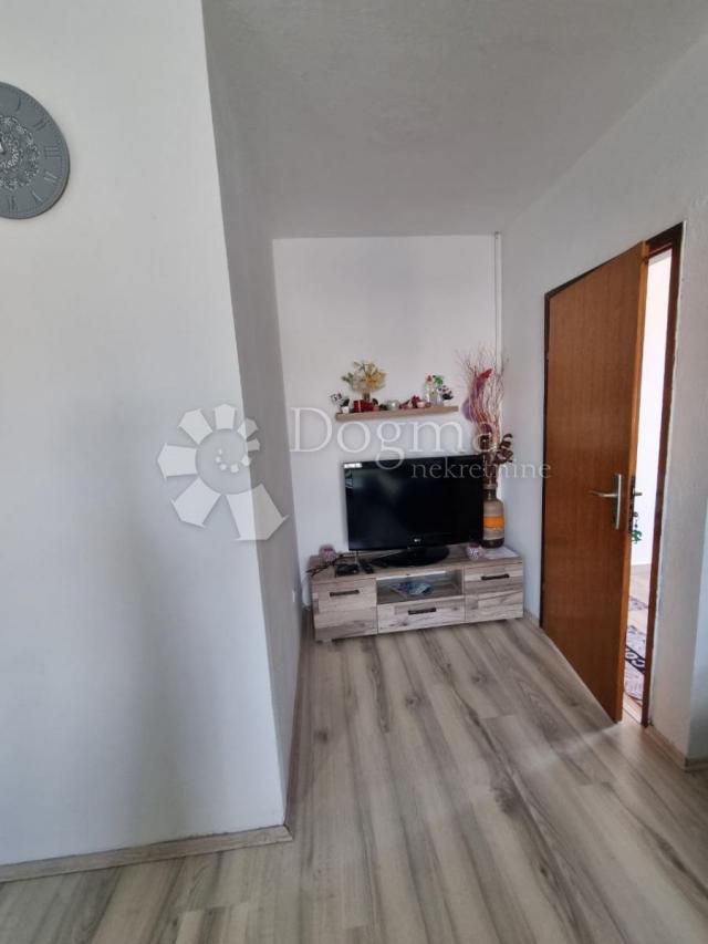 Istra - kuća s 5 apartmana u blizini Poreča