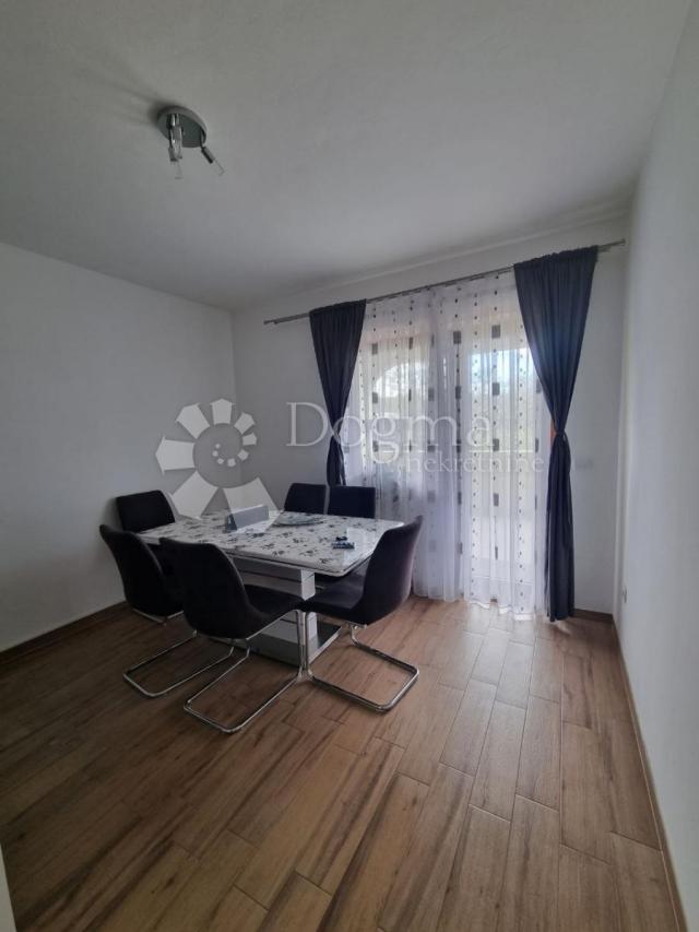 Istra - kuća s 5 apartmana u blizini Poreča