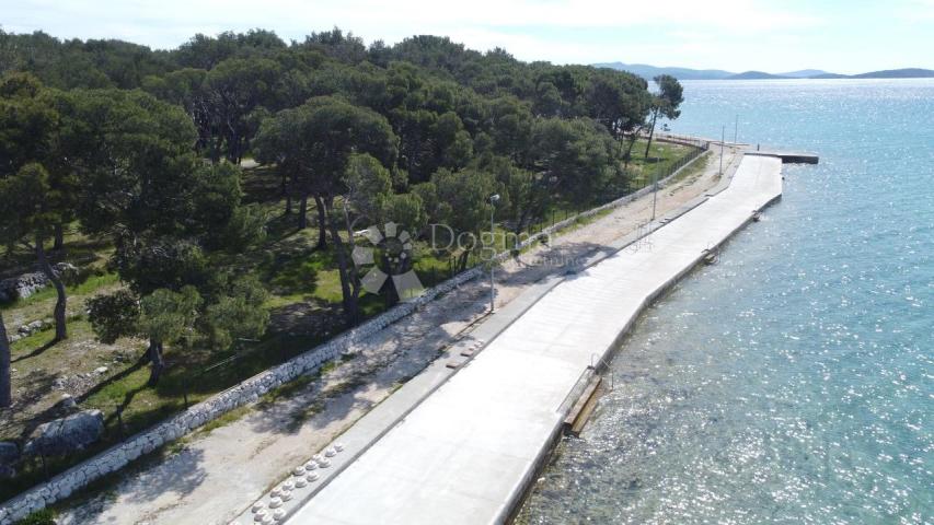 ZABLAĆE(ŠIBENIK)- LUKSUZNE MOBILNE KUĆICE PRVI RED DO MORA