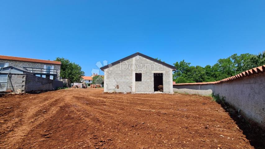 RARE OFFER! Detached Istrian house in the initial stage of reconstruction