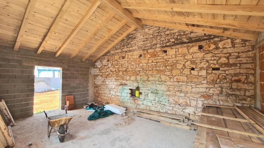 RARE OFFER! Detached Istrian house in the initial stage of reconstruction