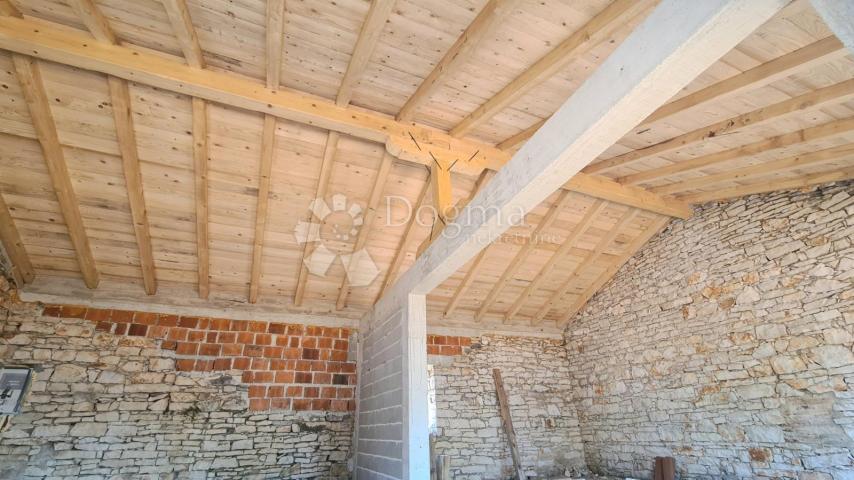 RARE OFFER! Detached Istrian house in the initial stage of reconstruction